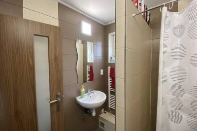 Kúpeľňa so sprchovacím kútom a toaletou, Chata Slanica, Námestovo