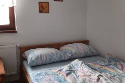 Chata 2 - spálňa s manželskou posteľou, Chata Nikol, Oravská Lesná
