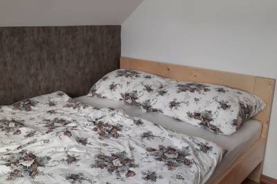 Chata 2 - spálňa s manželskou posteľou, Chata Nikol, Oravská Lesná