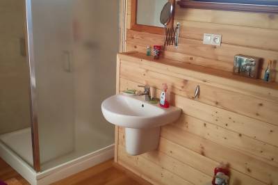 Domček – kúpeľňa so sprchovacím kútom a toaletou, Chaty Rybník Imeľ, Imeľ