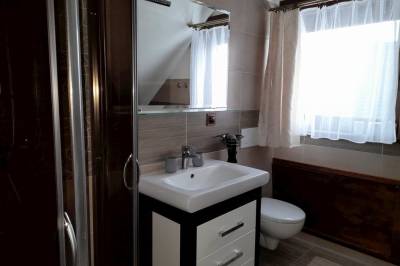 Kúpeľňa so sprchovým kútom, Drevenica Marka, Liptovský Trnovec