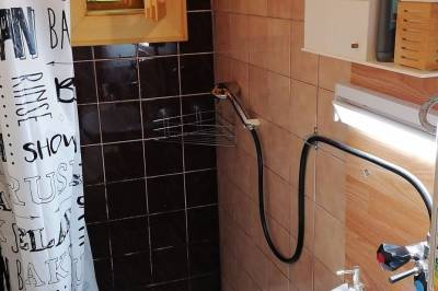 Kúpeľňa so sprchovacím kútom, Chata Alpínka v Zázrivej Bielej, Zázrivá
