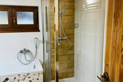 Kúpeľňa so sprchovacím kútom, Chata Kojšovka, Párnica
