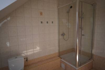 Oranžový apartmán - kúpeľňa so sprchovacím kútom, Apartmány u Denyho, Zuberec