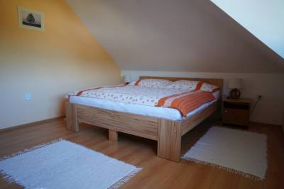 Oranžový apartmán - spálňa s manželskou posteľou, Apartmány u Denyho, Zuberec