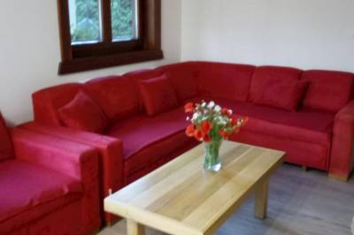 Obývačka s gaučom, Svrčkova drevenica s private wellness, Nižná