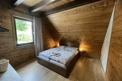 Spálňa s manželskou posteľou, Chata za plotom, Oravská Lesná