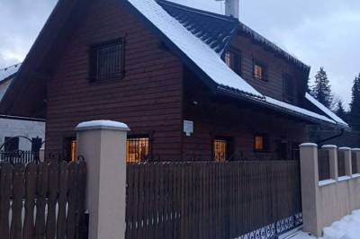 Ubytovanie s wellness blízko lyžiarskeho strediska v obci Hruštín, Chata u Dedka, Oravský Podzámok
