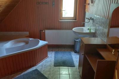 Dom - kúpeľňa s vaňou, Drevenica Koliba, Drábsko