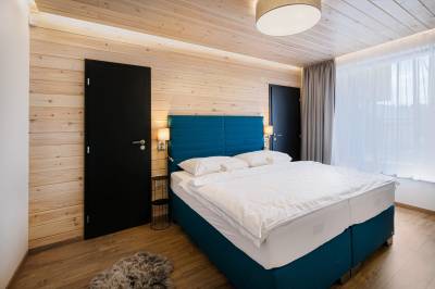 Chalet premium + sauna - spálňa s manželskou posteľou, Tri Vody Chalets, Liptovský Mikuláš