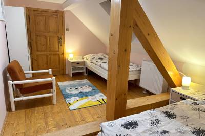 Spálňa s manželskou a 1-lôžkovou posteľou, Chalupa u Valiky, Podtureň