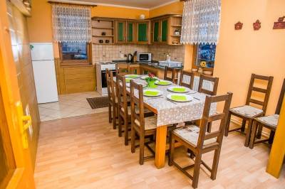 Plne vybavená kuchyňa s jedálenským sedením, Chata Biely Potok, Oravský Biely Potok