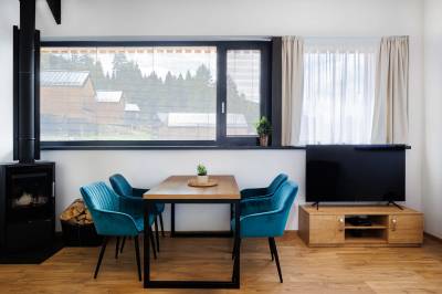 Apartmán 4+ family - jedálenské sedenie a LCD TV, Tri vody Apartments, Liptovský Mikuláš