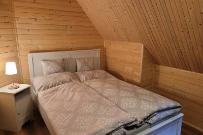 Spálňa s manželskou posteľou, Chalupa Horárka, Špania Dolina