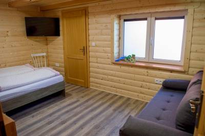 Apartmán veľký – spálňa s manželskou posteľou a 2 prístelkami, Chalupa pod Lyscom, Jasenská Dolina