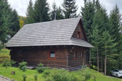 Jariabka Chalet Zrub Nízke Tatry- terasa, gril, priestor na hry, zeleny les Vás naplnia energiou, Jarabá