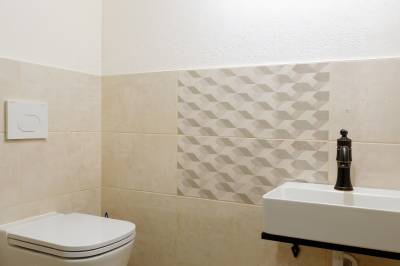 WC s umývadlom, Jariabka Chalet Zrub Nízke Tatry- terasa, gril, priestor na hry, zeleny les Vás naplnia energiou, Jarabá