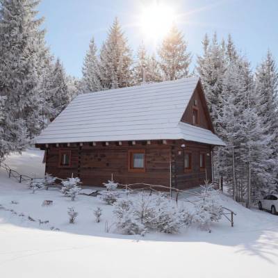 Exteriér ubytovania v Jarabá / Mýto pod Ďumbierom zima, Jariabka Chalet Zrub Nízke Tatry- terasa, gril, priestor na hry, zeleny les Vás naplnia energiou, Jarabá