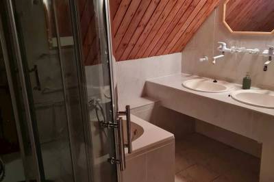 Kúpeľňa s vaňou a sprchovacím kútom, Chata u Rózy 2 Jasná Demänovská dolina, Pavčina Lehota