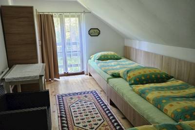 Spálňa s tromi 1-lôžkovými posteľami, Zelená Chata, Trstená