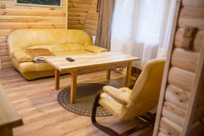 Obývačka s gaučom na poschodí, Chata Balko, Vitanová