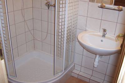 Apartmán č. 15 – kúpeľňa so sprchovacím kútom, Apartmány Jasná 278, Demänovská Dolina