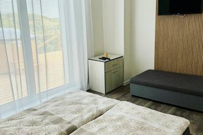Apartmán na prízemí - spálňa s manželskou posteľou, Chata Vivienn, Hodruša - Hámre