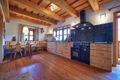 Kuchyňa s jedálenským sedením, Lubka Lodge, Lučatín