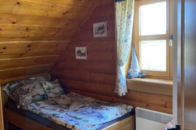 Spálňa s dvomi 1-lôžkovými posteľami, Zrub Kubko, Liptovský Trnovec