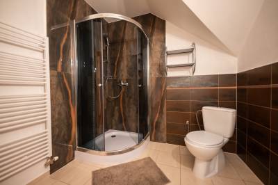 Suita s 2 spálňami - kúpeľňa so sprchovacím kútom a toaletou, Family Pension - High Tatras private parking, Stará Lesná