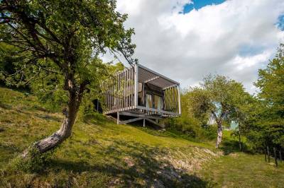 Exteriér a okolie, Kutica 3, Nová Baňa