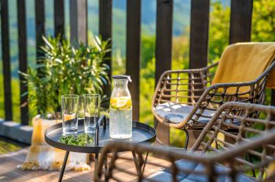 Terasa so sedením, Kutica 3, Nová Baňa