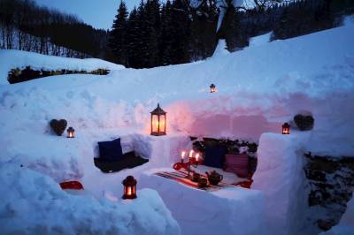 Posedenie v snehu, Chalúpka pod Kozincom, Zázrivá