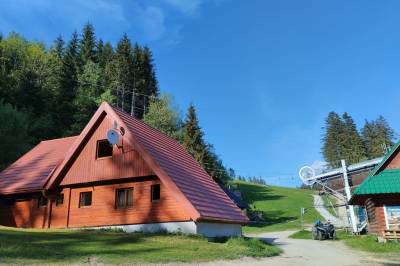 Ubytovanie priamo na zjazdovke lyžiarskeho strediska Ski Park Kubínska hoľa, Chata Stred Kubínska hoľa, Dolný Kubín
