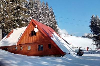Ubytovanie priamo na zjazdovke lyžiarskeho strediska Ski Park Kubínska hoľa, Chata Stred Kubínska hoľa, Dolný Kubín