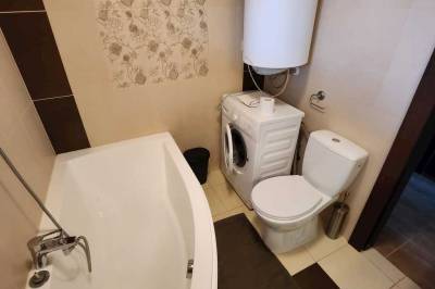 Kúpeľňa s vaňou a toaletou, Zrub JESPER, Liptovský Trnovec