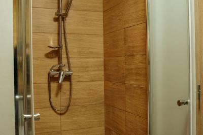 Kúpeľňa so sprchovacím kútom, Chalet Kosorky, Oščadnica