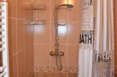 Kúpeľňa č. 2 - so sprchovacím kútom, Chata Raj Dedinky, Dedinky