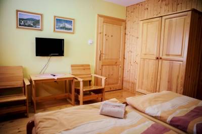 Apartmán s 1 spálňou - spálňa s manželskou posteľou, sedením a TV, Horáreň Biela skala, Zuberec