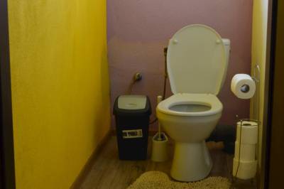Samostatná toaleta, Chalupa Tri Chotáre, Cinobaňa