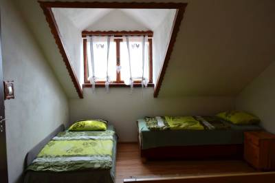 Spálňa s 1-lôžkovými posteľami, Chalupa Tri Chotáre, Cinobaňa