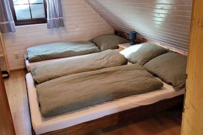 Spálňa s manželskou a 1-lôžkovou posteľou, Chata Michal, Oravská Lesná