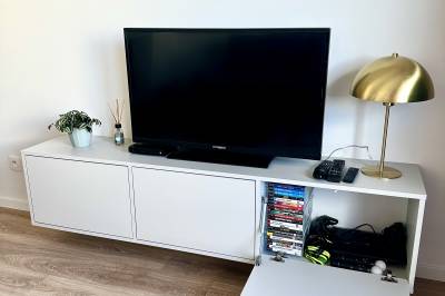 LCD TV v obývačke, Apartmán v Bratislave, Bratislava