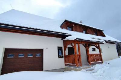 Ubytovanie blízko lyžiarskeho strediska v obci Oravská Lesná, Chata Flora, Oravská Lesná