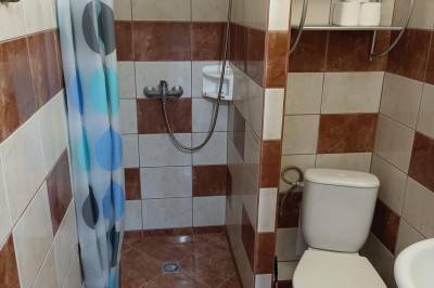Rodinný apartmán – kúpeľňa s toaletou, AB Turist penzión, Štúrovo