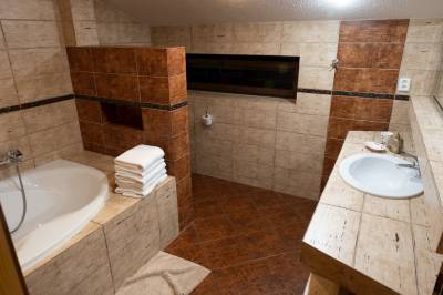 Kúpeľňa s vaňou, Chata Nelka, Liptovská Porúbka