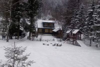 Exteriér ubytovania v Hornej Lehote v zime, Chata Lieska, Horná Lehota