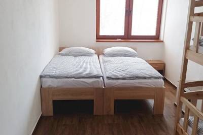 Spálňa s manželskou posteľou, Chata Barborka pod Sitnom, Banská Štiavnica