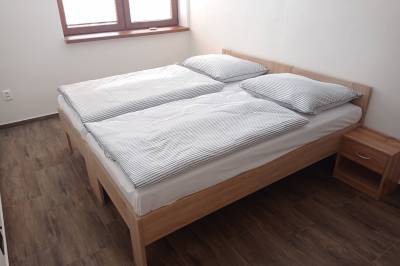 Spálňa s manželskou posteľou, Chata Barborka pod Sitnom, Banská Štiavnica