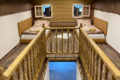 Podkrovná spálňa s 1-lôžkovými posteľami, Mountain Chalets - Chalety v korunách stromov, Valča